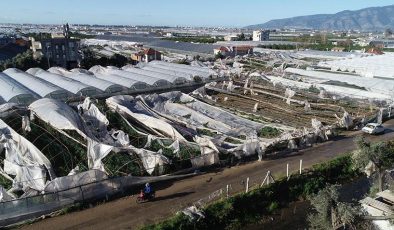 Antalya’da sağanak ve hortum! 6 kişi yaralandı, 1000 dönüm sera zarar gördü