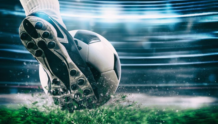 Derbide kırmızı kart krizi: VAR kararıyla oyun değişti